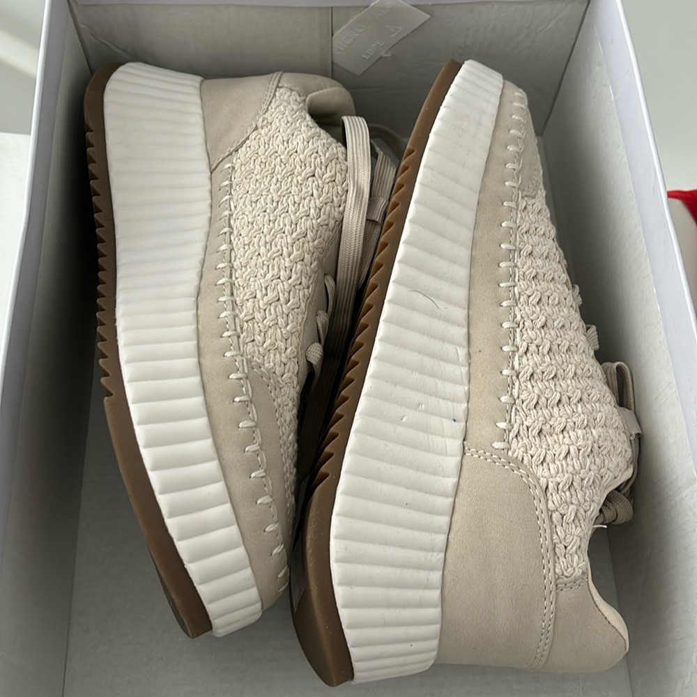 Dolce Vita Sneakers